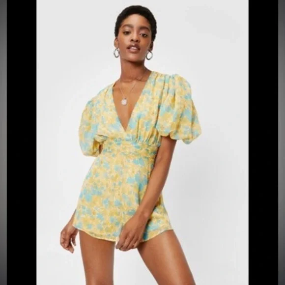 Nasty Gal NWT Romper Floral Chiffon V Neck Puff Sleeve Playsuit Sz 6 Vacation - Picture 6 of 16
